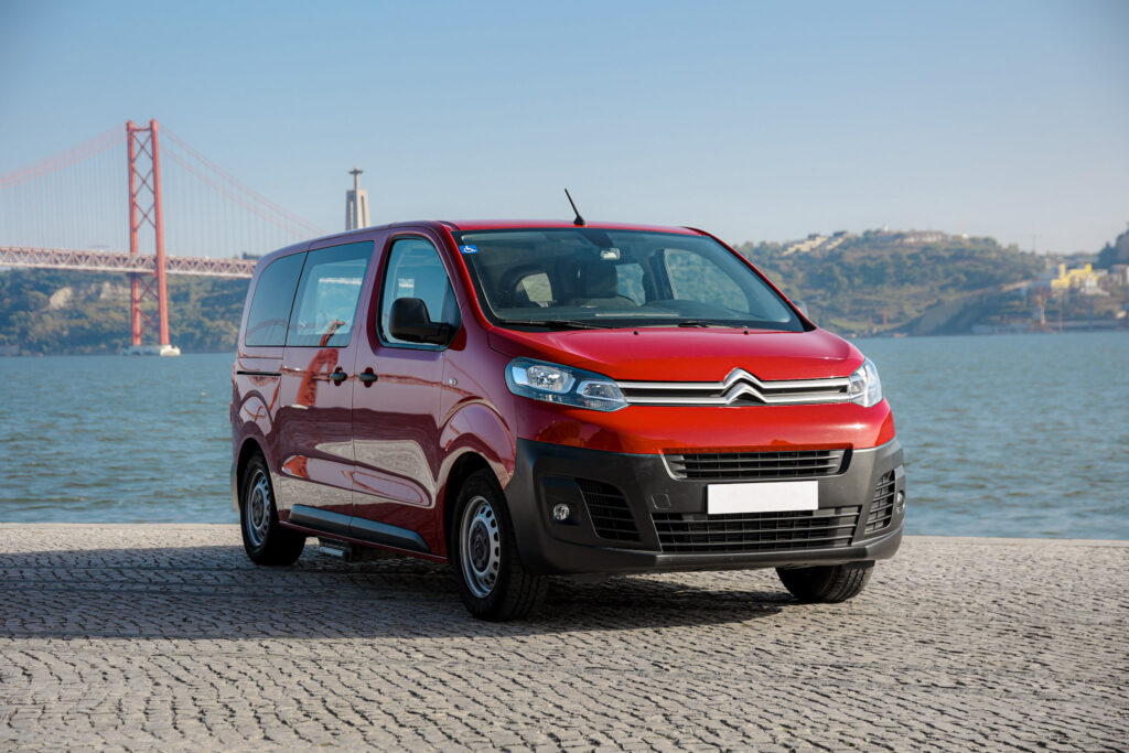 Accessible Rent - Citroën Jumpy with wheelchair lift