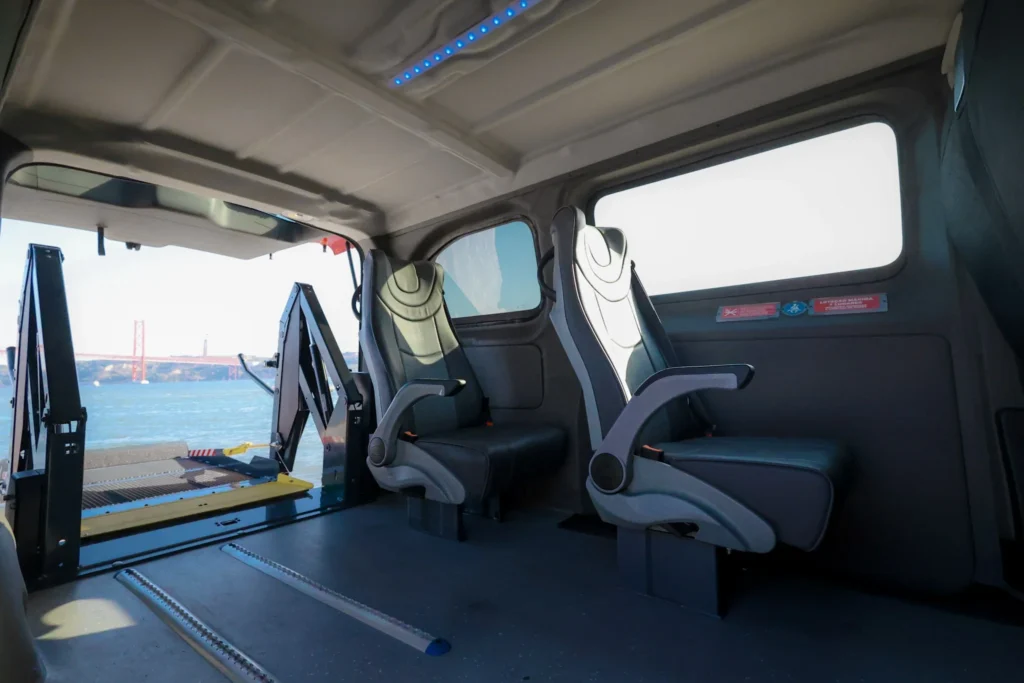 Accessible Rent - Citroën Jumpy with wheelchair lift