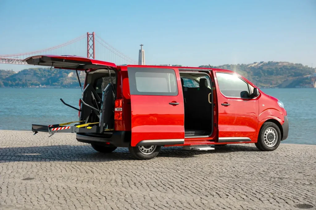 Accessible Rent - Citroën Jumpy with wheelchair lift